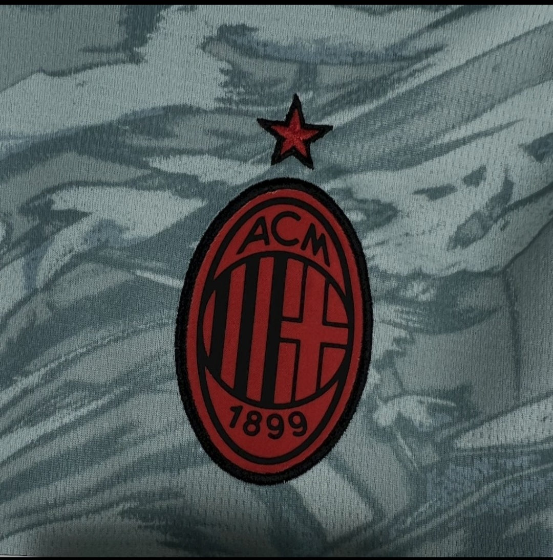 Vue Ecusson Maillot AC Milan Saison 2024-2025